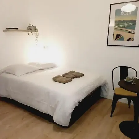 Le 29 Cuty, Wifi, A 3min De La Gare Sncf Apartment *